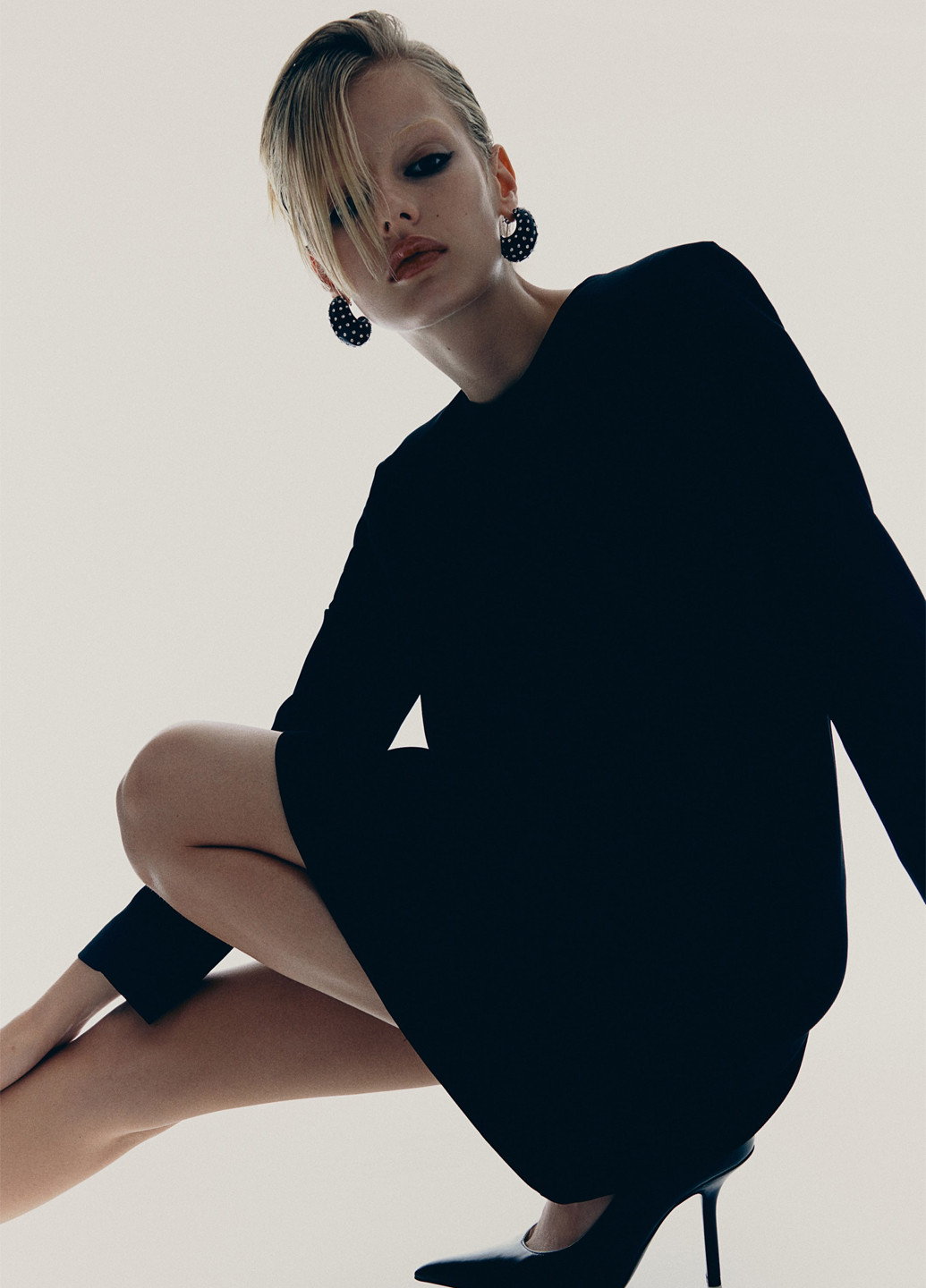 Чорна кежуал сукня H&M однотонна