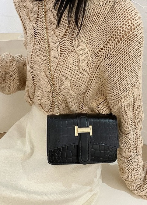 Женская классическая сумка через плечо кросс-боди на толстой золотой цепочке рептилия черная NoName (251204160)