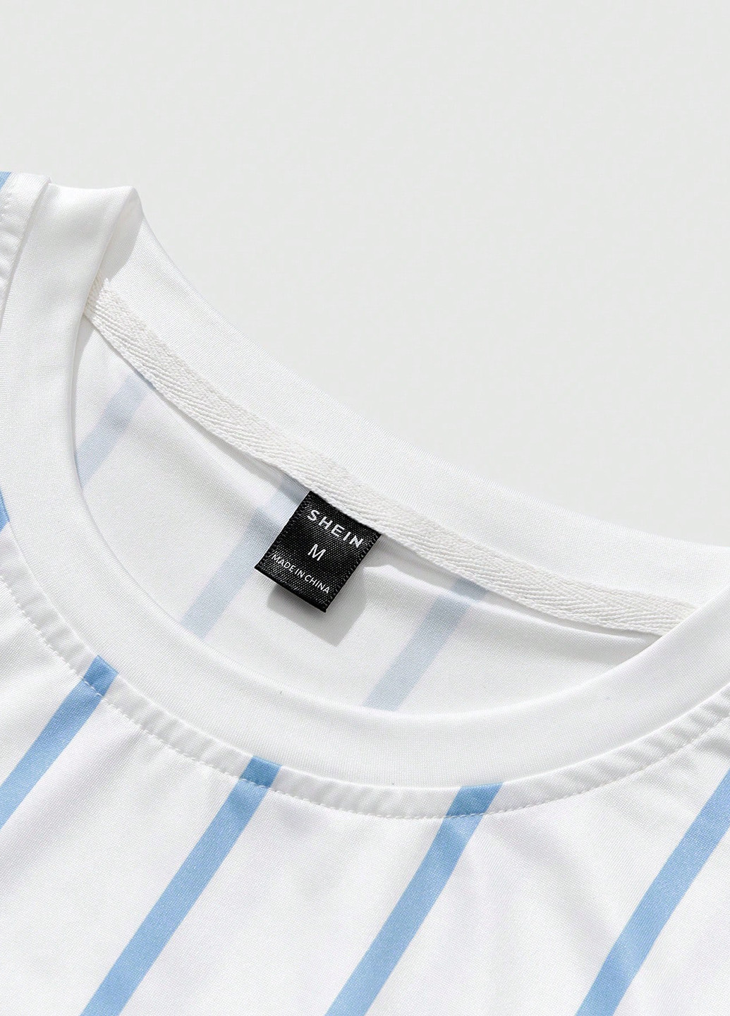 Голубая футболка SHEIN