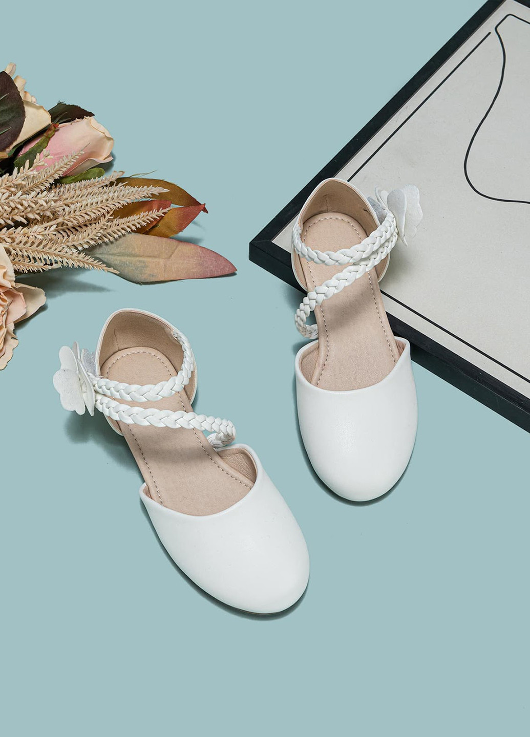 Белые туфли SHEIN с цветами, с бусинами