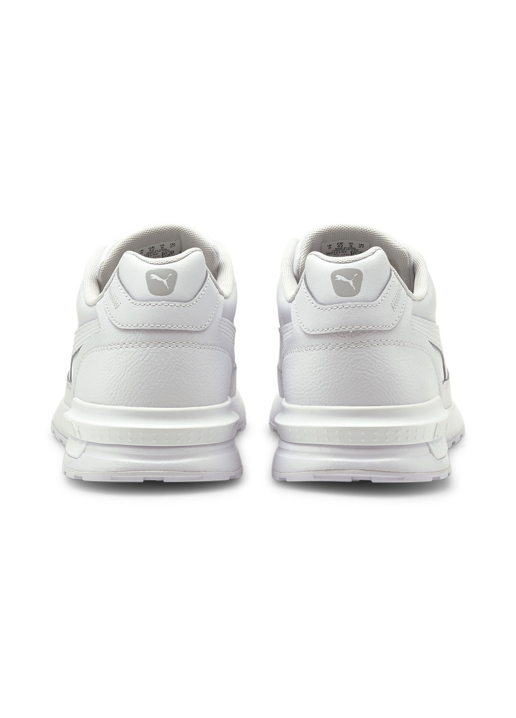 Білі всесезонні кросівки graviton pro l trainers Puma