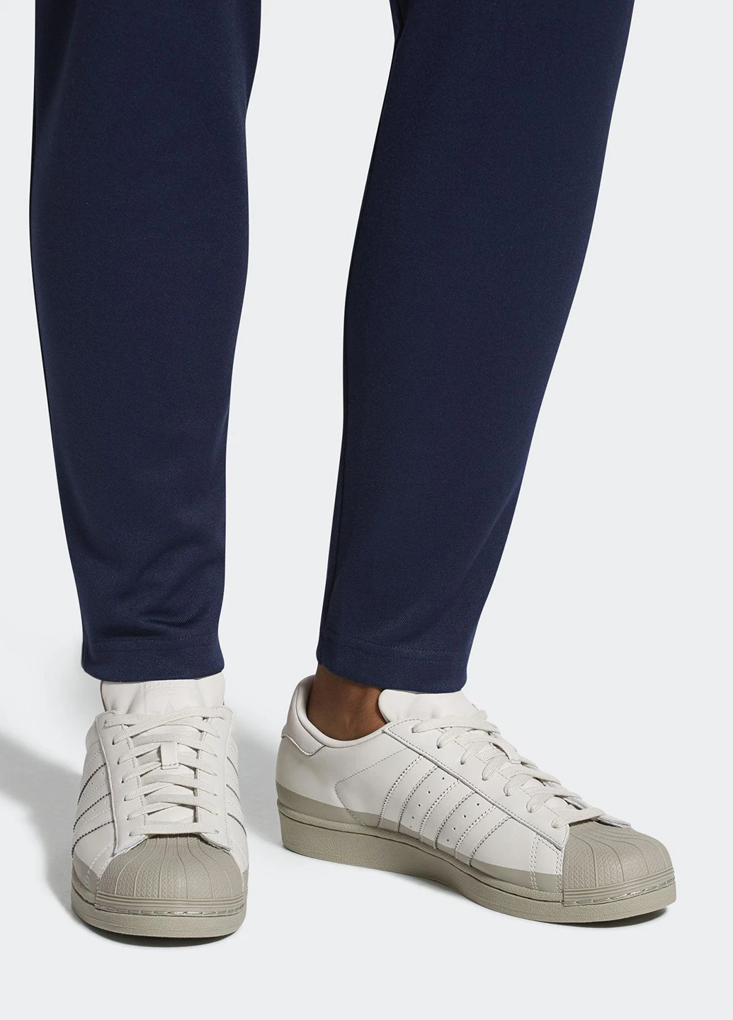Світло-бежеві кросівки демісезон adidas