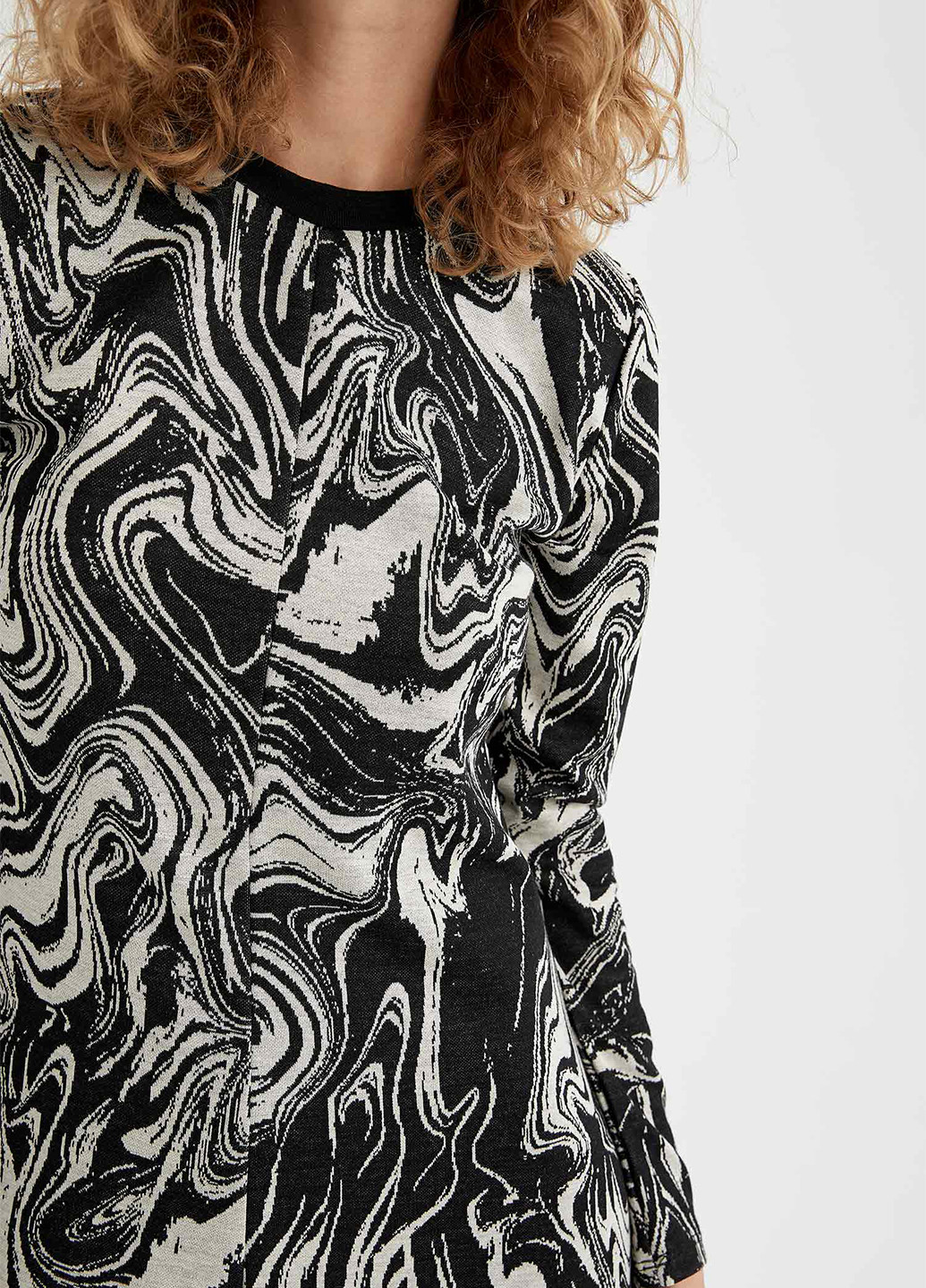 Черно-белое кэжуал платье а-силуэт DeFacto с абстрактным узором