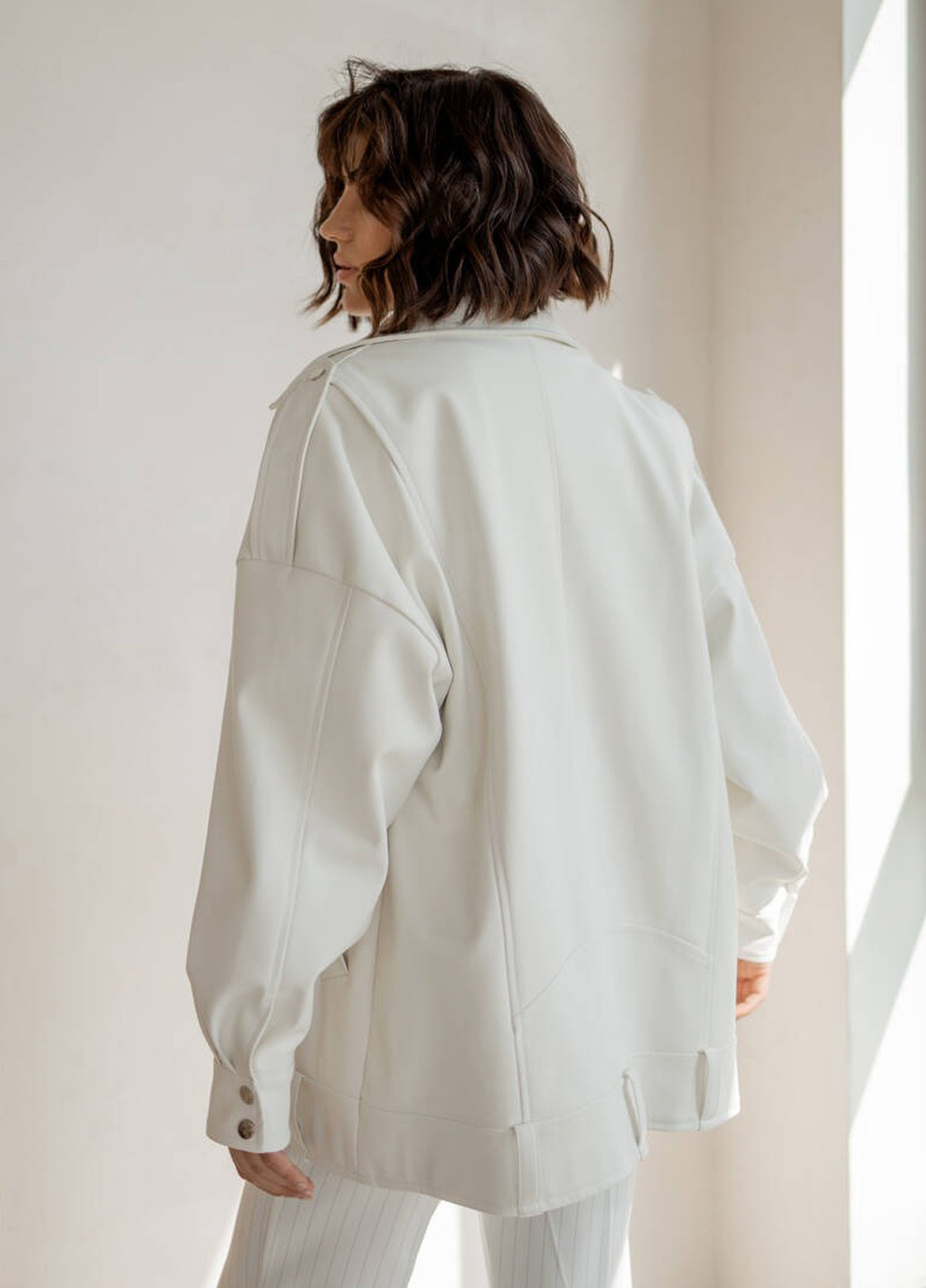 Біла демісезонна куртка косуха No Brand