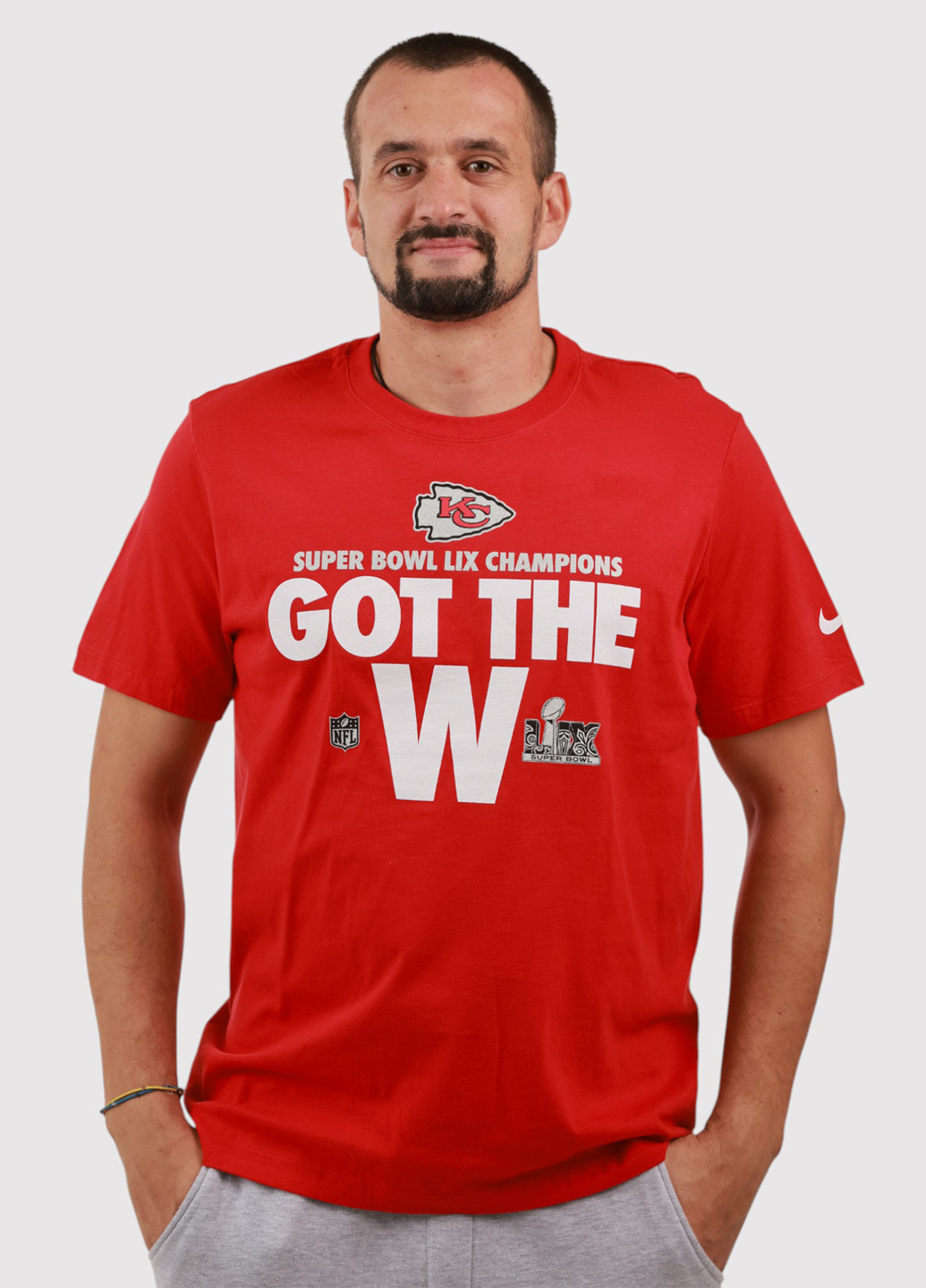 Червона футболка Nike