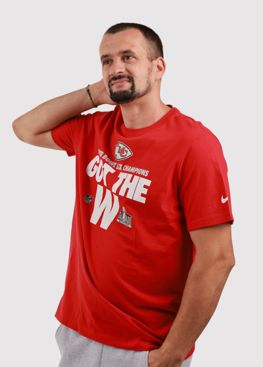 Червона футболка Nike