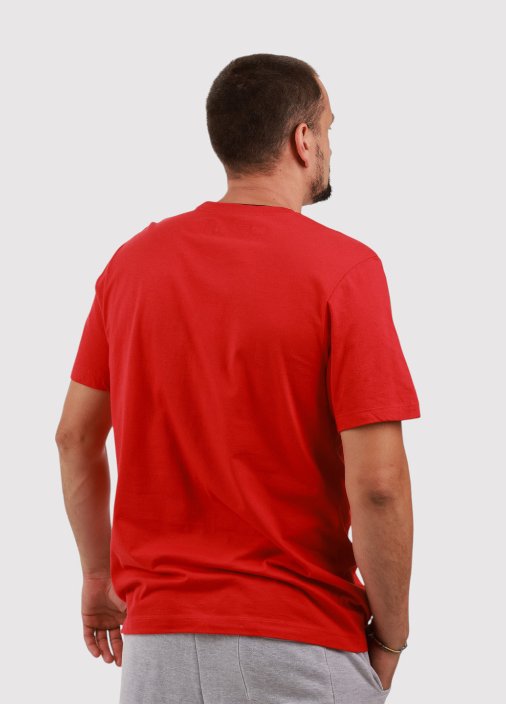 Червона футболка Nike