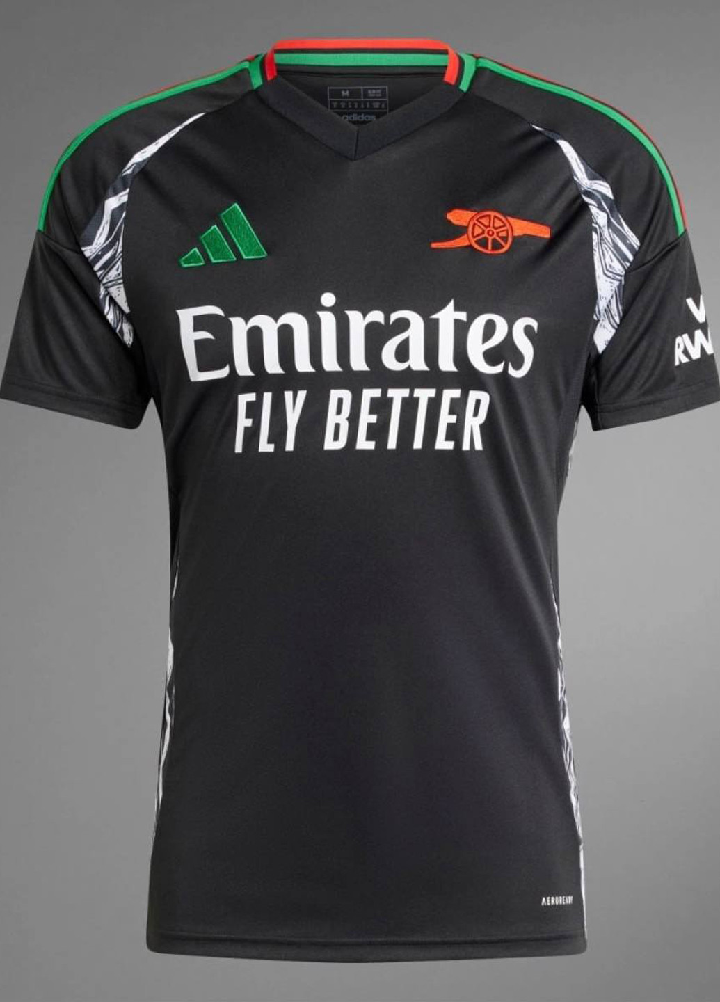 Футболка adidas (327142036)