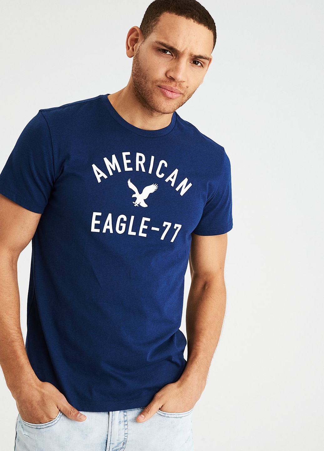 Темно-синя футболка American Eagle