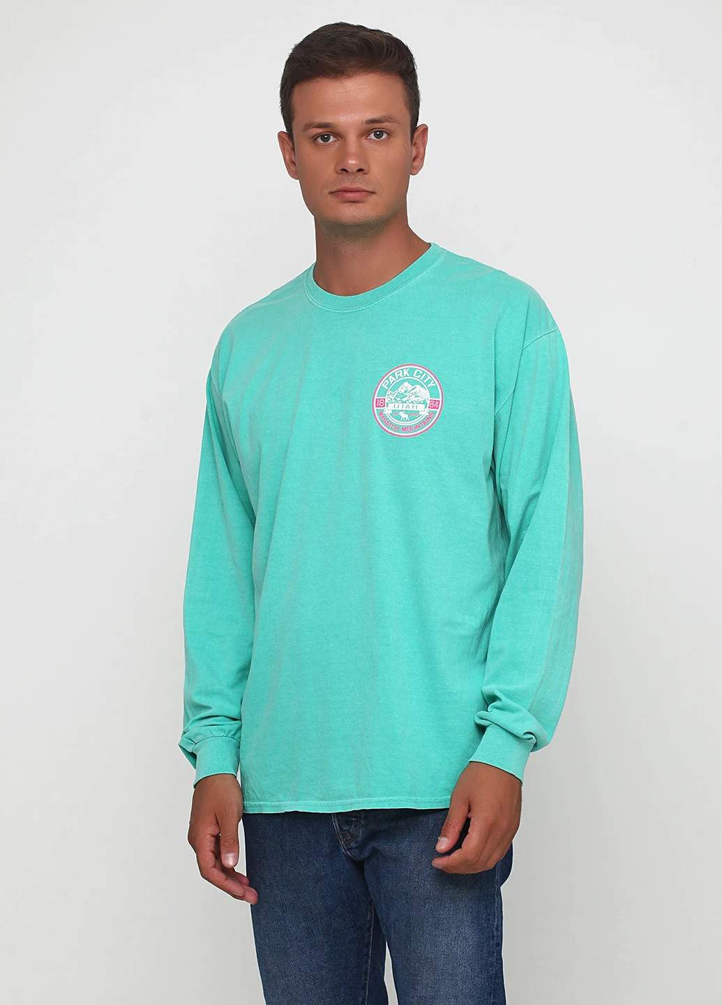 Бирюзовый демисезонный кэжуал лонгслив Gildan с надписями