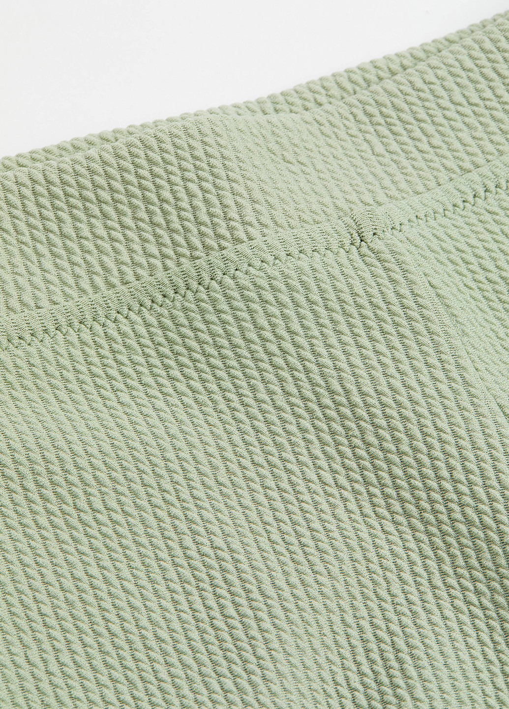 Оливковые (хаки) купальные трусики-плавки однотонные H&M