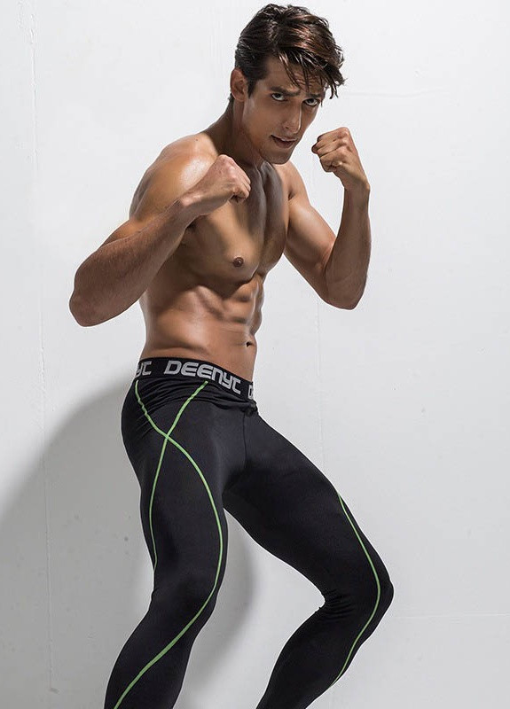 Черные демисезонные черные спортивные штаны Deenyt