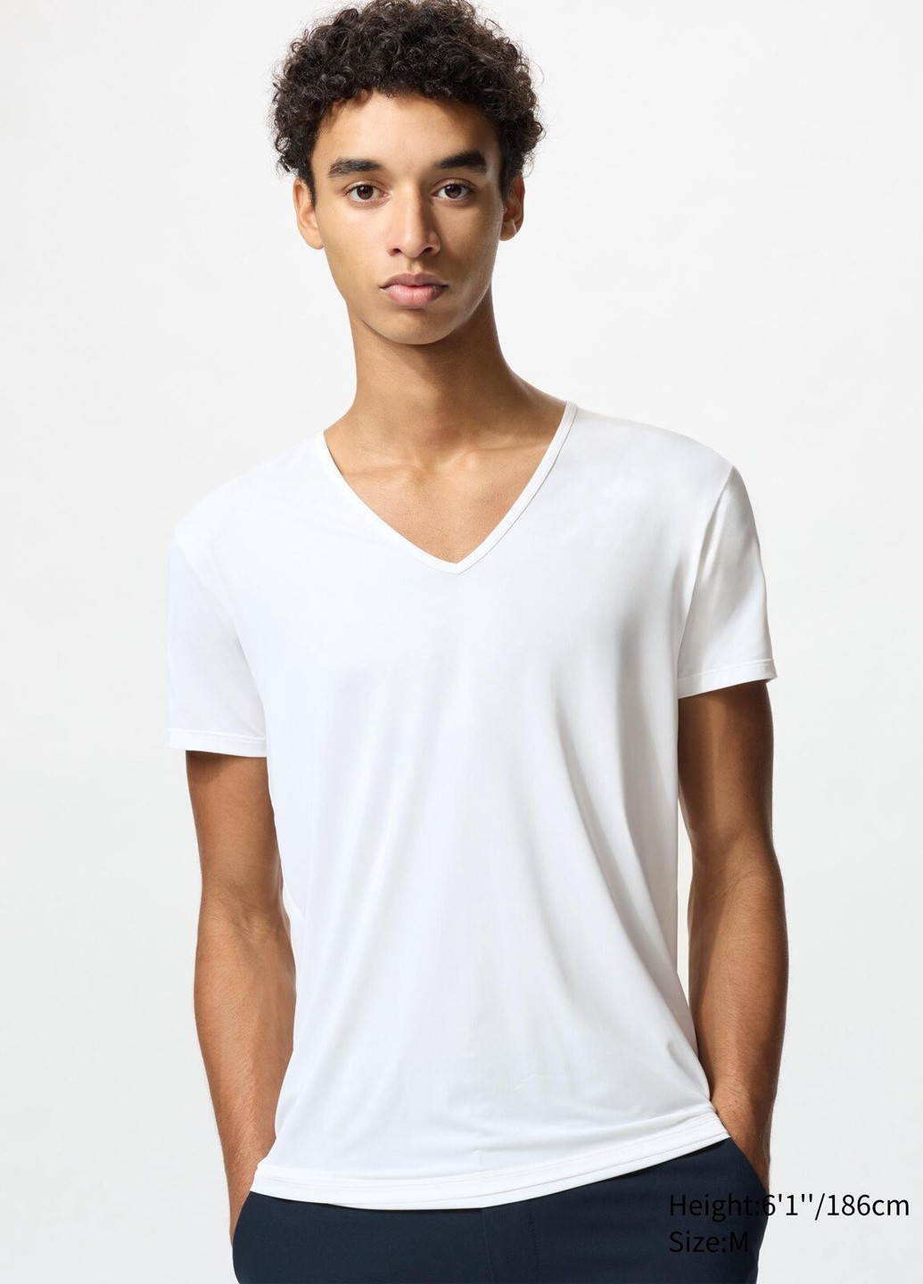 Белая футболка Uniqlo