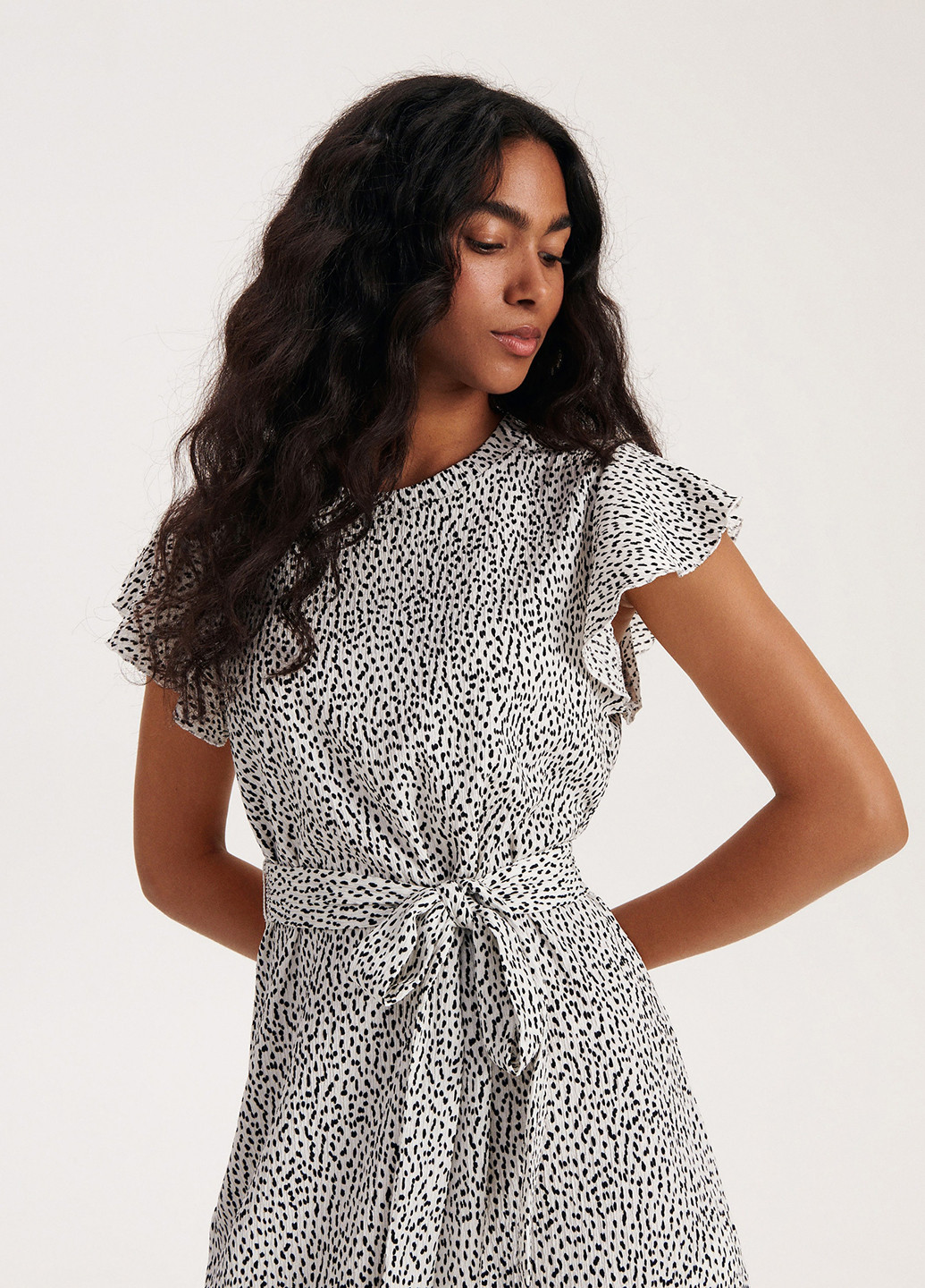 Чорно-білий кежуал сукня Reserved в горошок