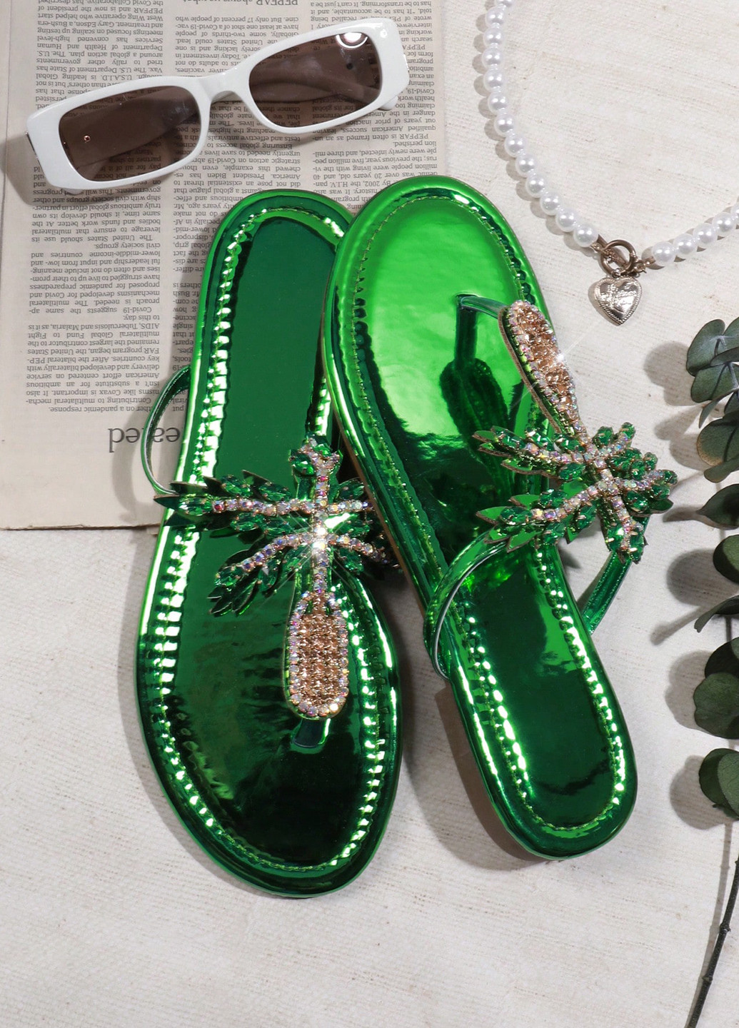 Зеленые кэжуал, вечерние босоножки SHEIN со стразами