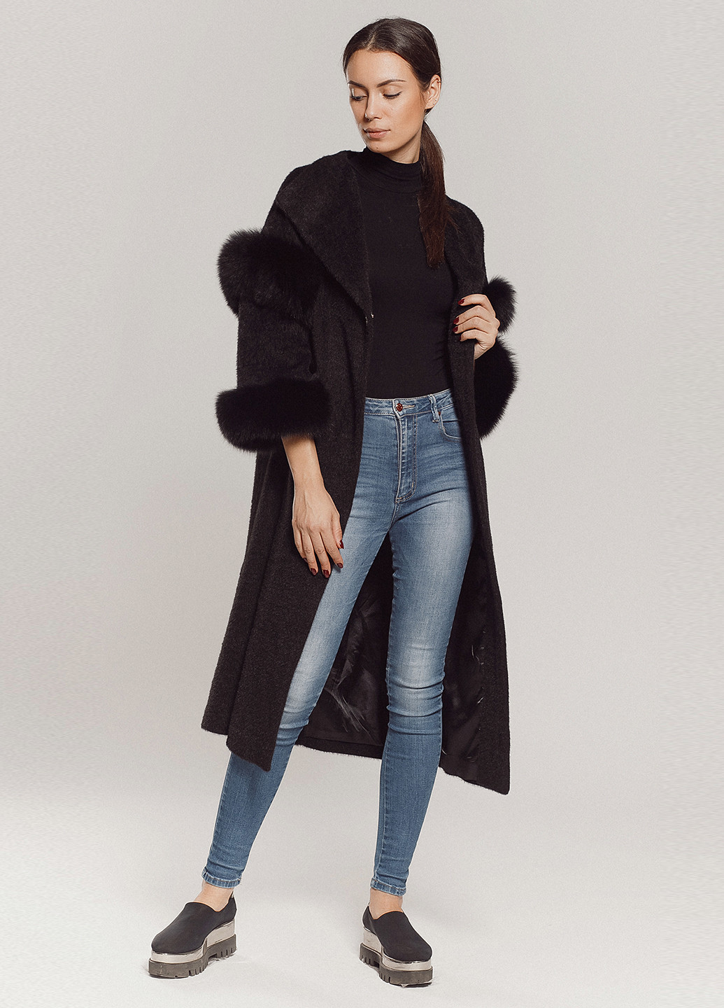 Черное демисезонное Пальто оверсайз Esmeralda