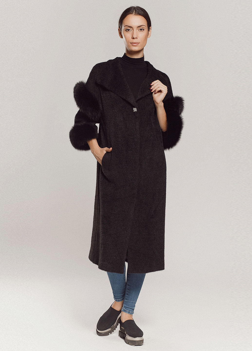 Черное демисезонное Пальто оверсайз Esmeralda