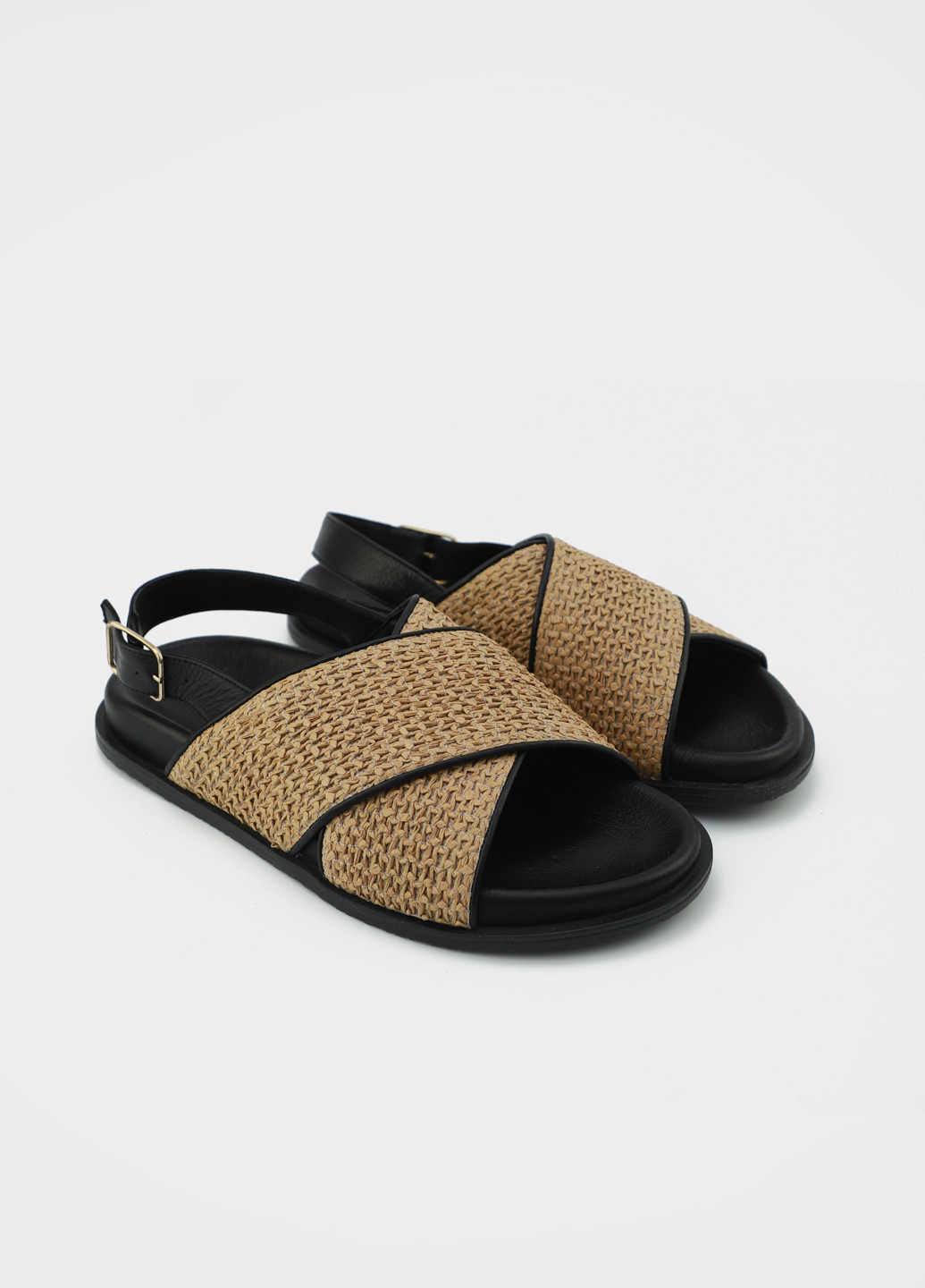Черные босоножки URBAN TRACE с ремешком на плетеной подошве