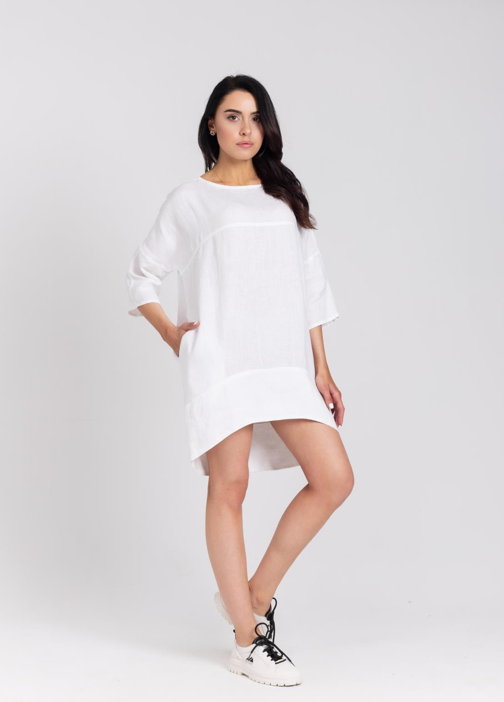 Белое кэжуал платье verben white Feel and Fly однотонное