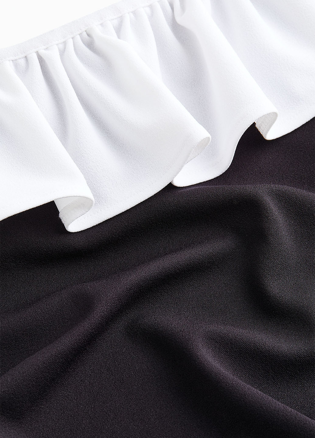 Чорна кежуал сукня на одне плече, футляр H&M однотонна