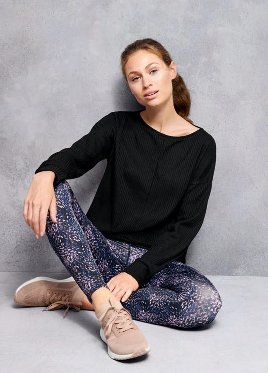 Чорний світшот Crivit однотонний без декору (299705063)