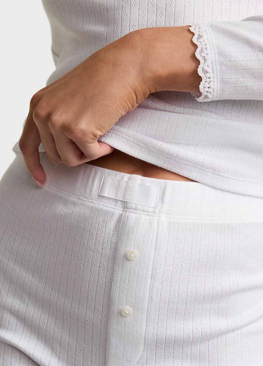 Белая всесезон пижама (лонгслив, шорты) лонгслив + шорты Victoria's Secret