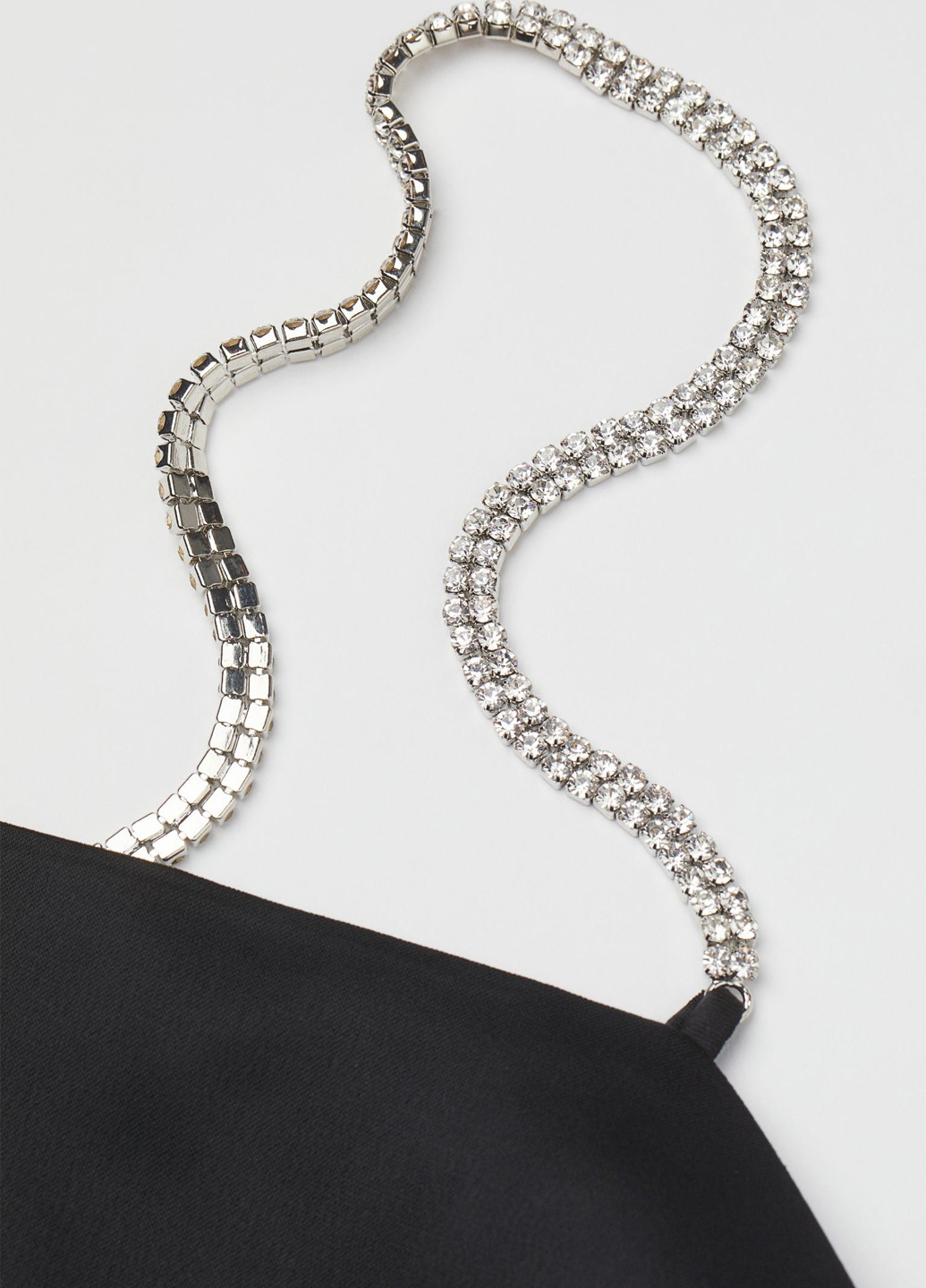 Черное кэжуал платье силуэтная H&M однотонное