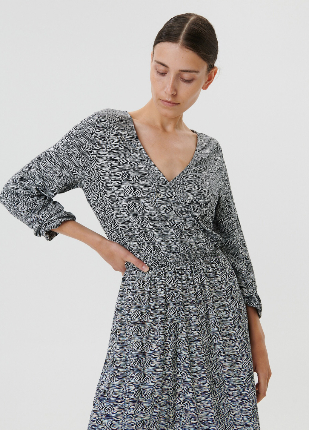 Чорно-білий кежуал сукня Sinsay з абстрактним візерунком