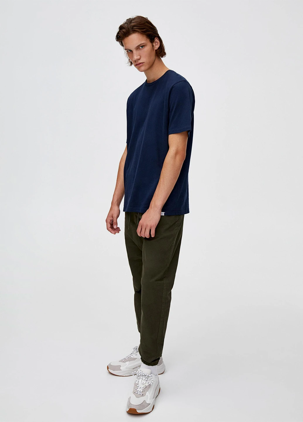 Темно-зеленые джинсовые демисезонные джоггеры брюки Pull & Bear