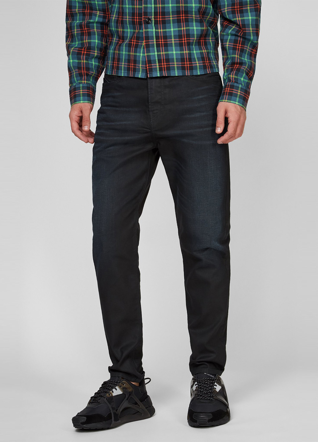 Черные демисезонные зауженные джинсы Diesel