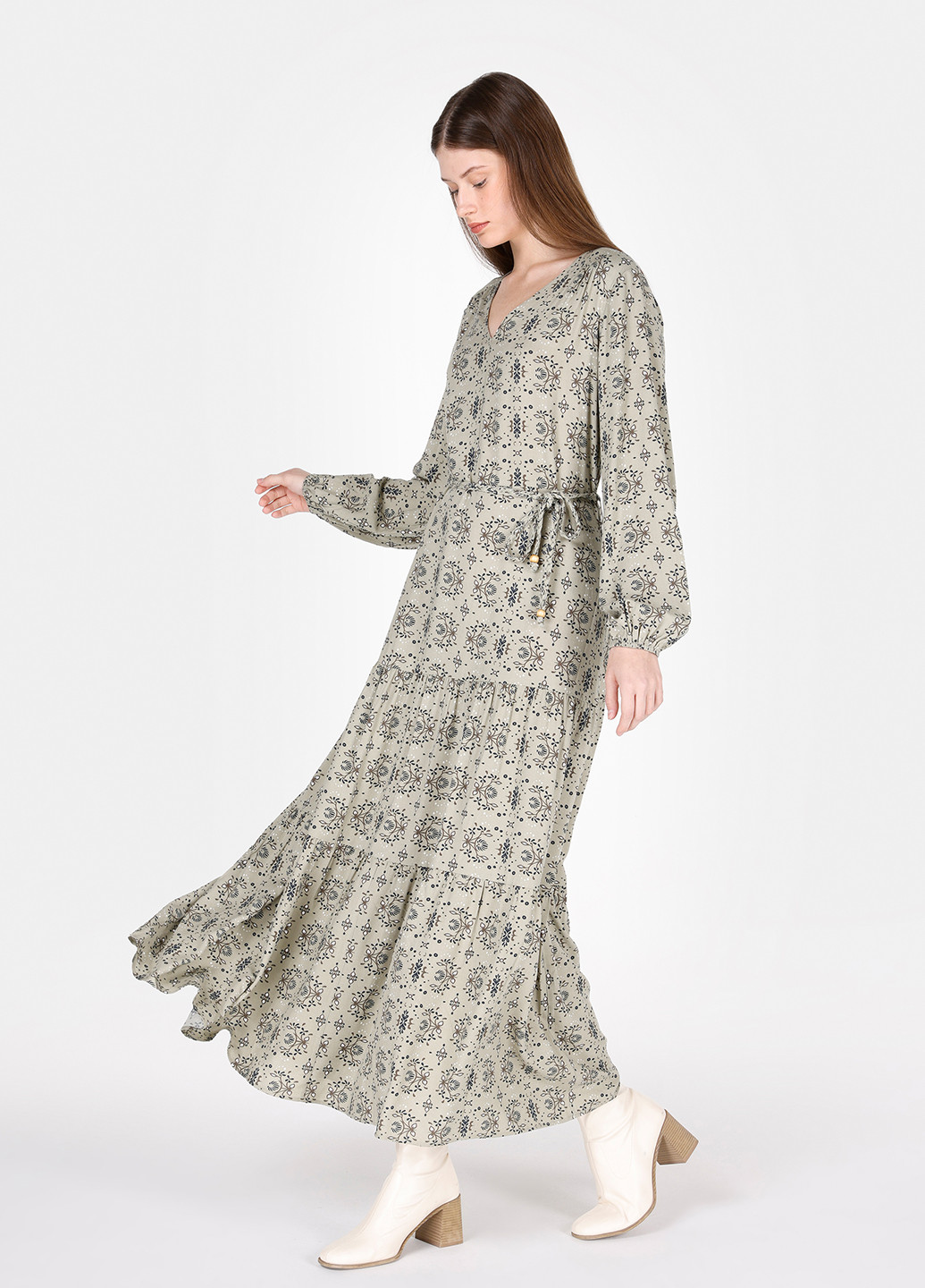 Светло-зеленое кэжуал платье а-силуэт Colin's с цветочным принтом