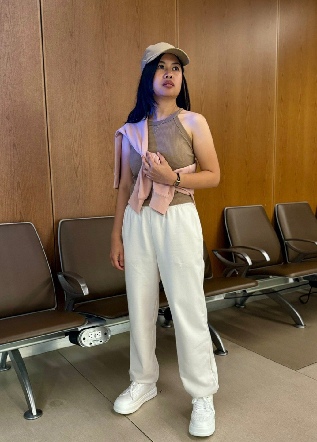 Світло-рожевий світшот Uniqlo однотонний без декору (320668692)