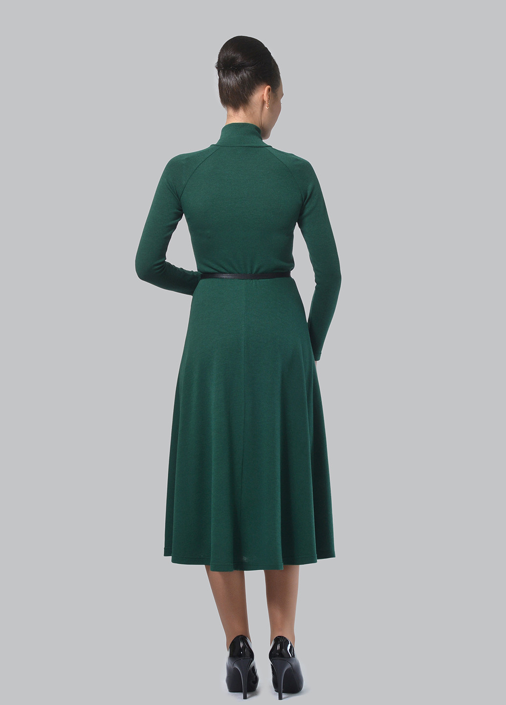 Зеленое кэжуал платье платье-водолазка, клеш Alika Kruss однотонное
