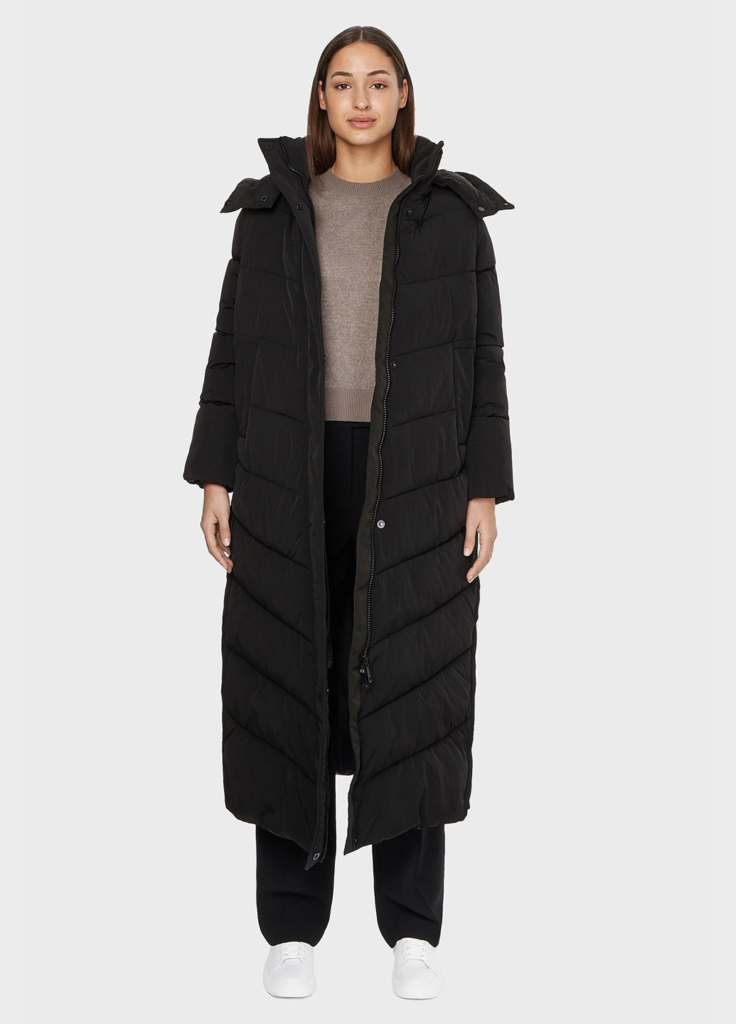 Черная зимняя куртка Calvin Klein