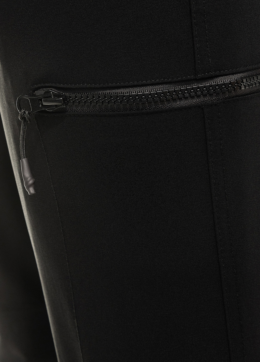Черные кэжуал демисезонные укороченные, зауженные брюки befree