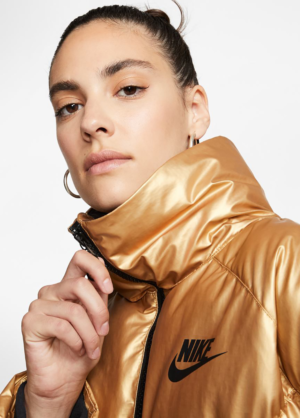 Золотая демисезонная куртка Nike W NSW SYN FILL JKT STMT SHINE