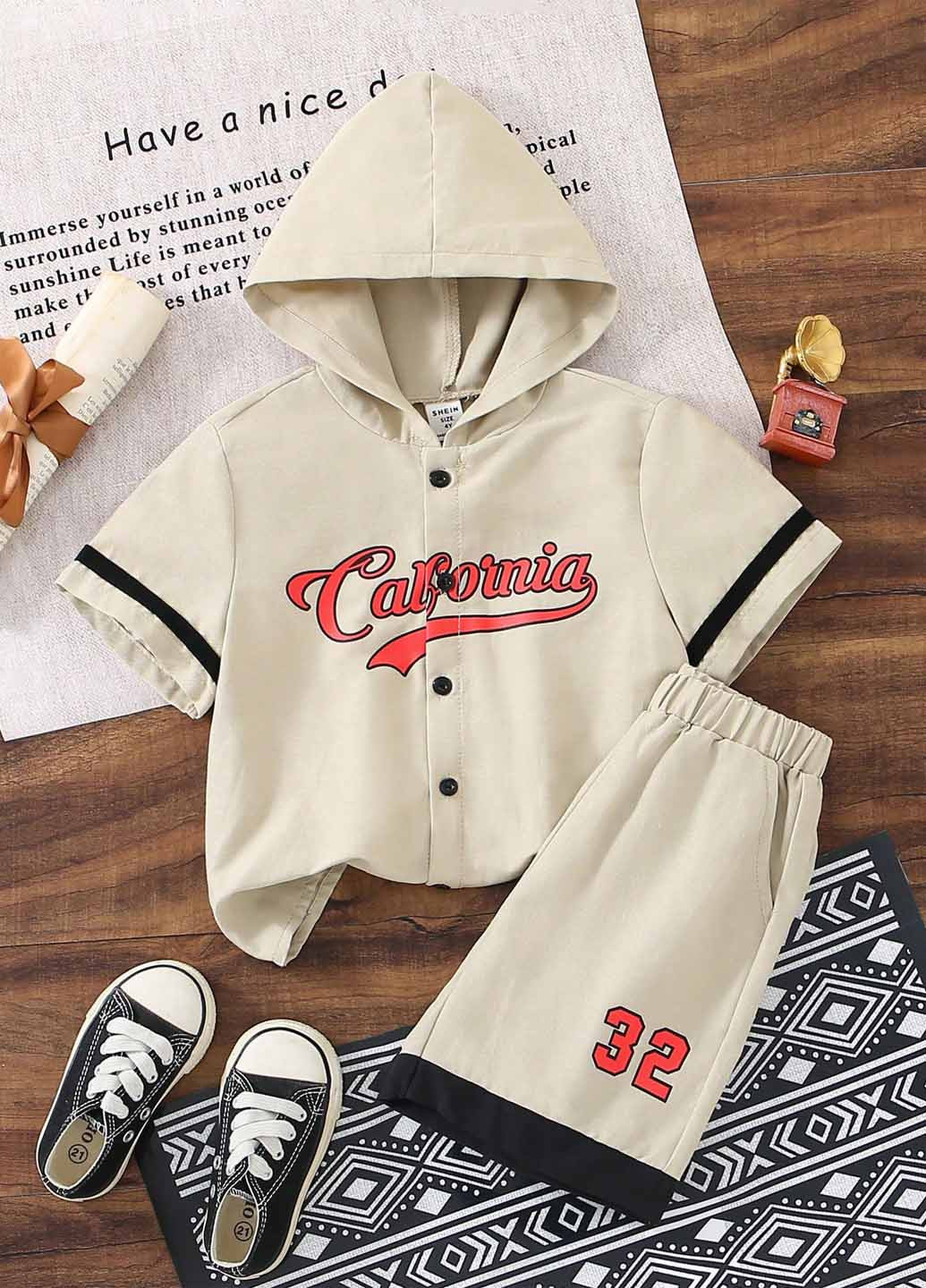 Світло-бежевий демісезонний костюм (сорочка, шорти) з шортами SHEIN