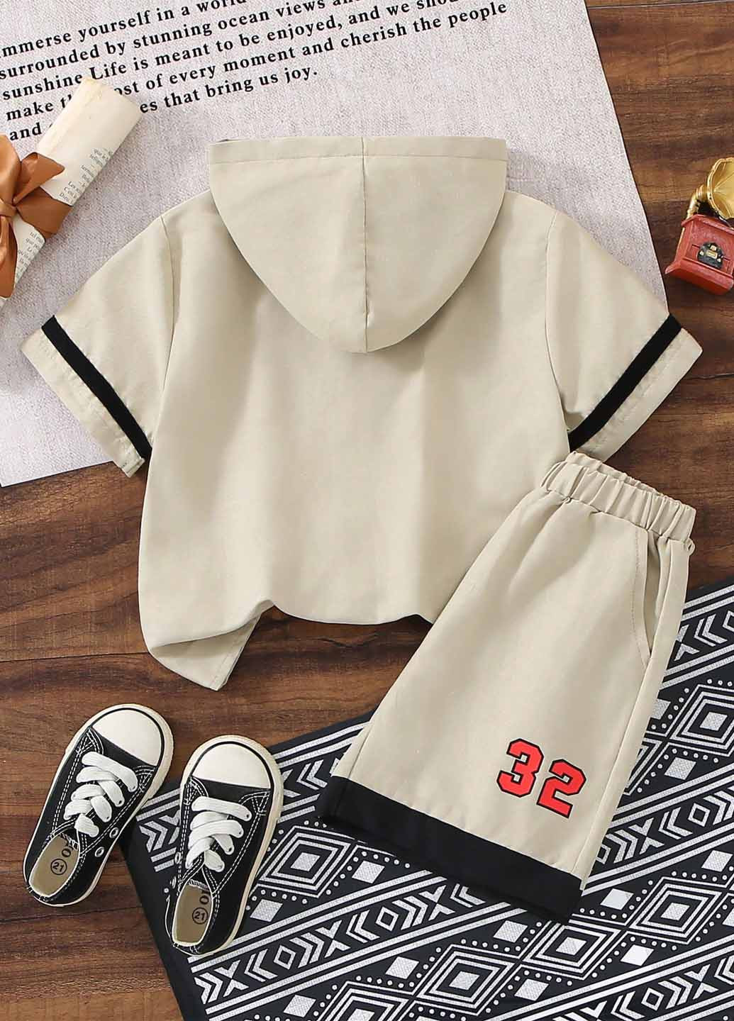 Світло-бежевий демісезонний костюм (сорочка, шорти) з шортами SHEIN