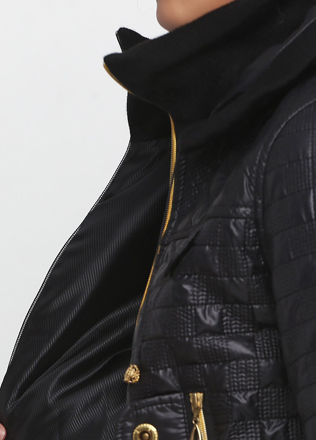 Черная демисезонная куртка R&G