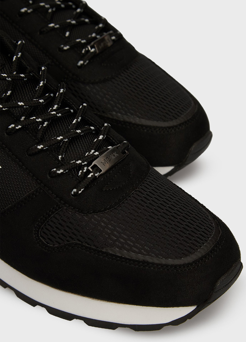 Чорні всесезон кросівки Mexx