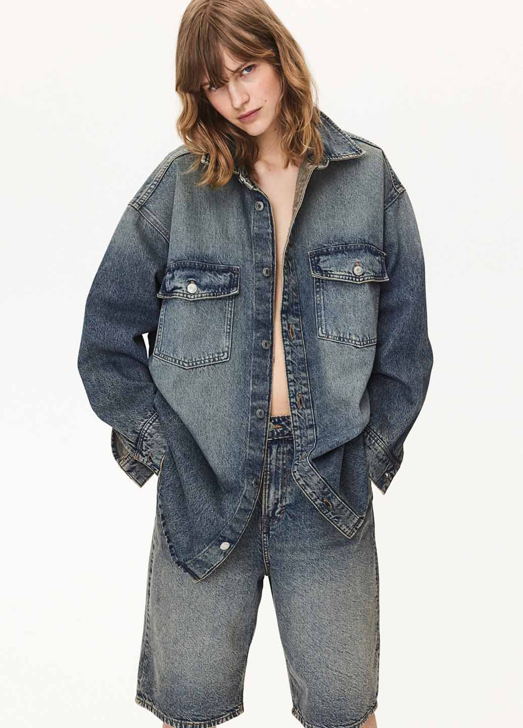 Темно-синяя джинсовая рубашка варенка H&M