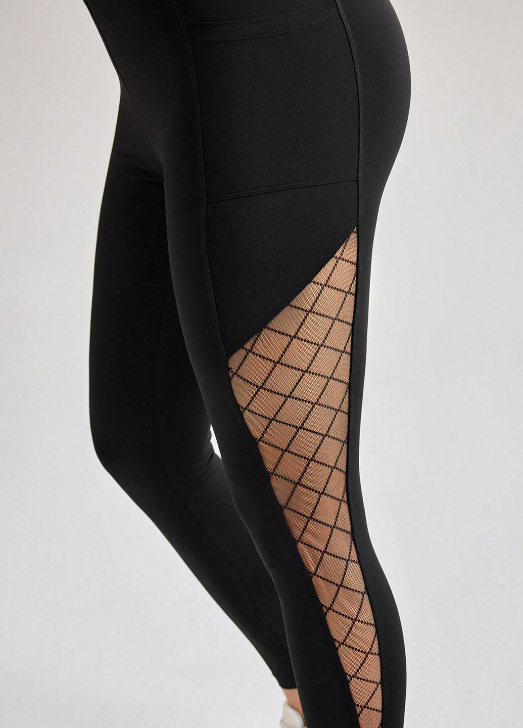 Черные демисезонные леггинсы SHEIN