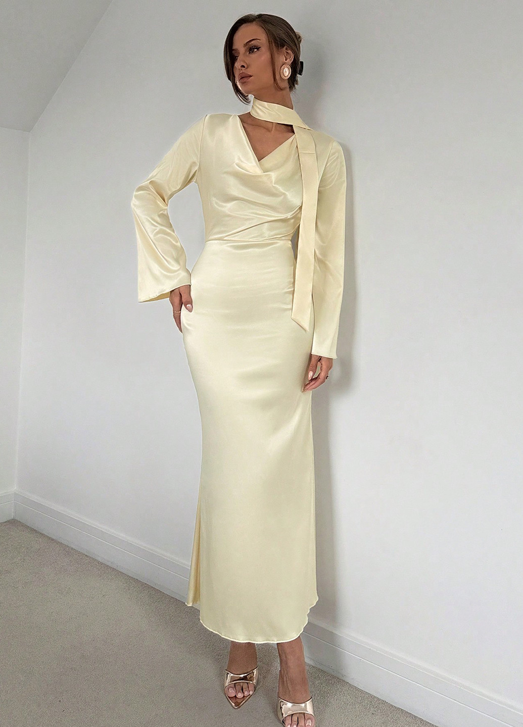 Айворі коктейльна сукня годе SHEIN однотонна