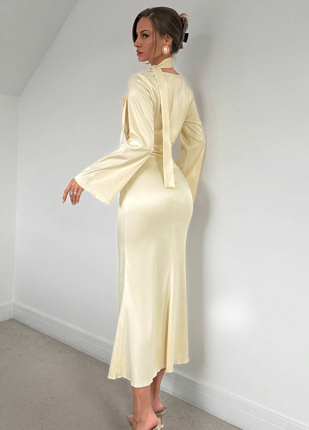 Айворі коктейльна сукня годе SHEIN однотонна