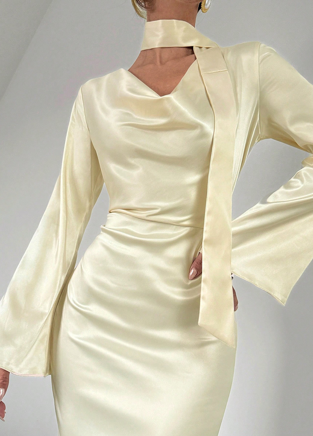 Айворі коктейльна сукня годе SHEIN однотонна