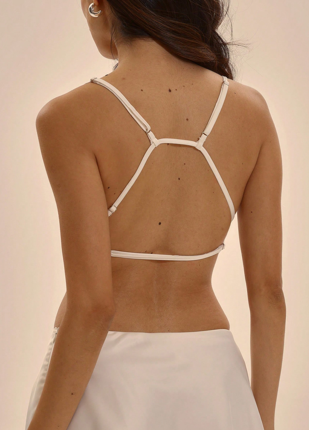 Белое коктейльное платье силуэтная, с юбкой-солнце, с открытой спиной SHEIN однотонное