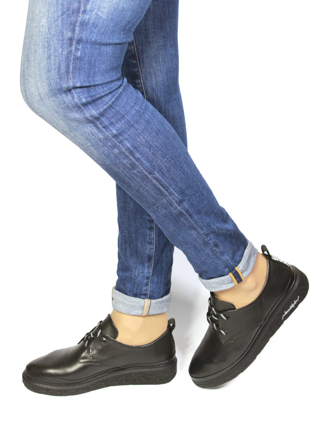 Черные демисезонные закрытые туфли Magnolya