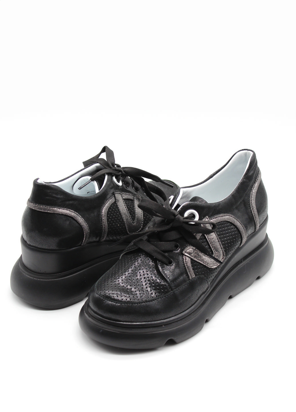 Черные демисезонные кроссовки Rifellini
