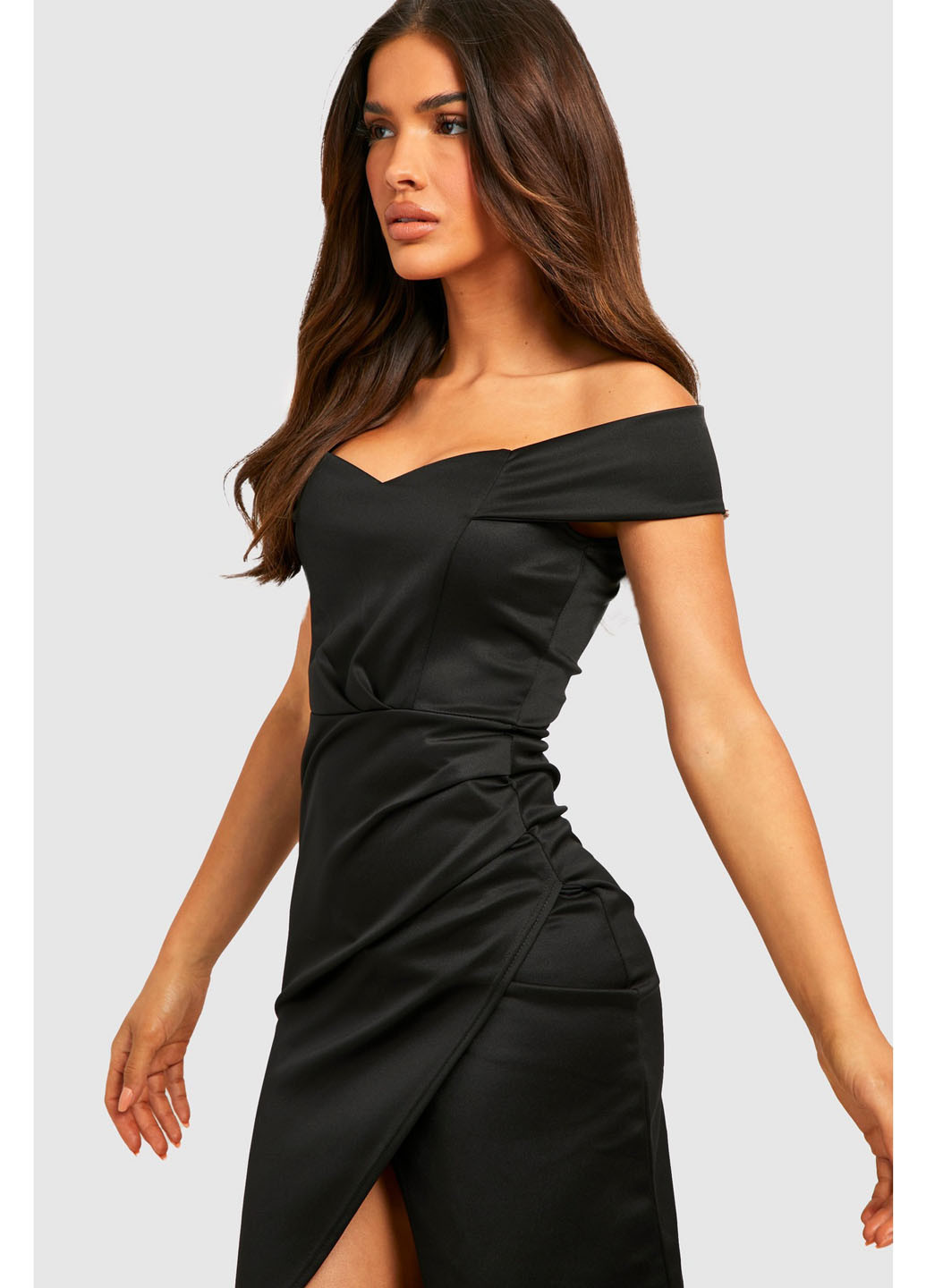 Черное коктейльное, вечернее платье силуэтная Boohoo однотонное