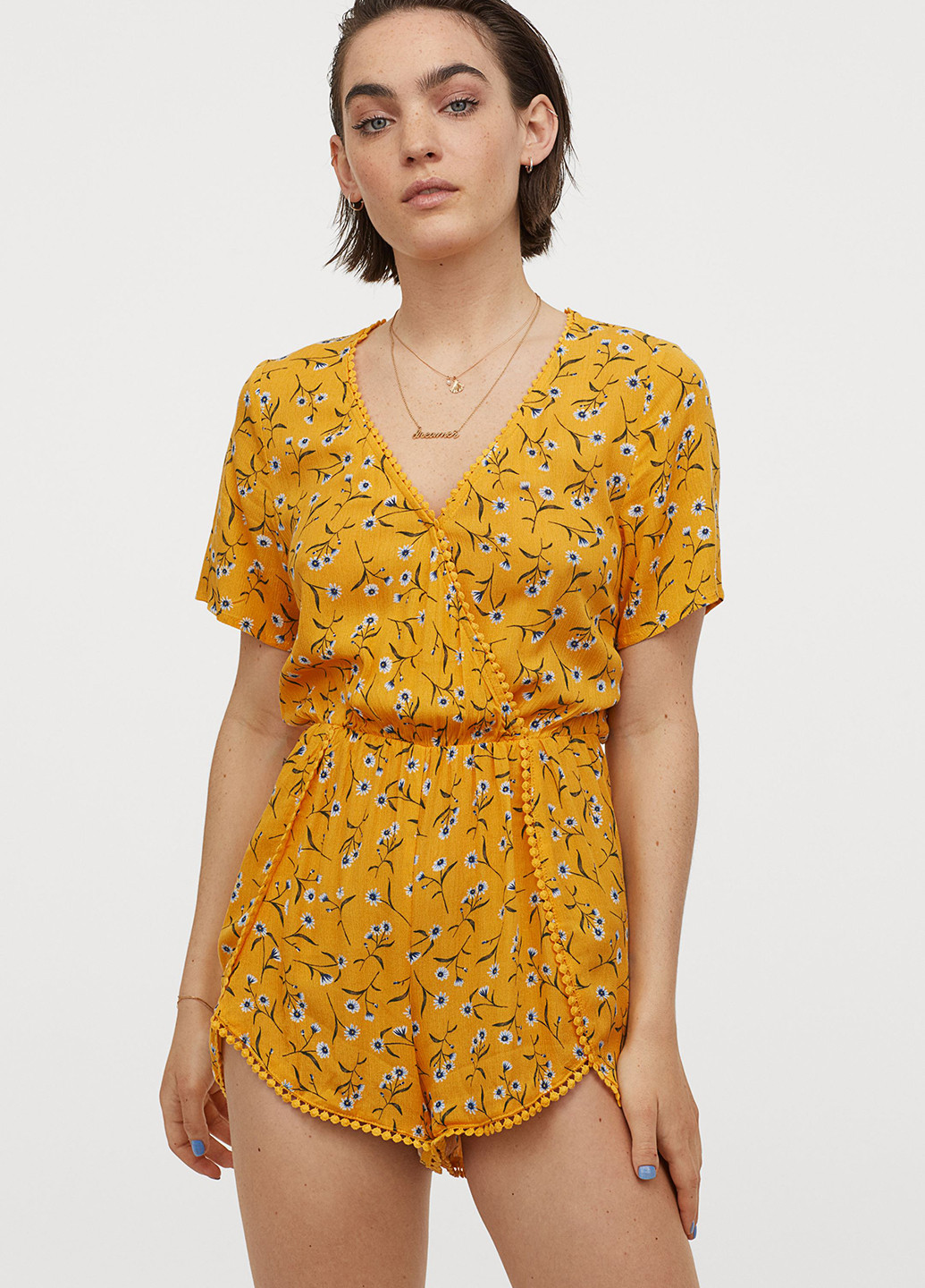 Комбинезон H&M комбинезон-шорты абстрактный жёлтый кэжуал вискоза